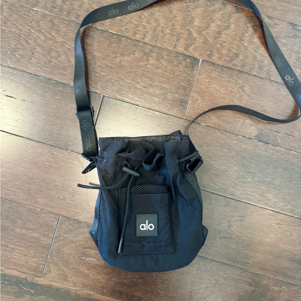 Alo Utility Cross Body Bucket Bag